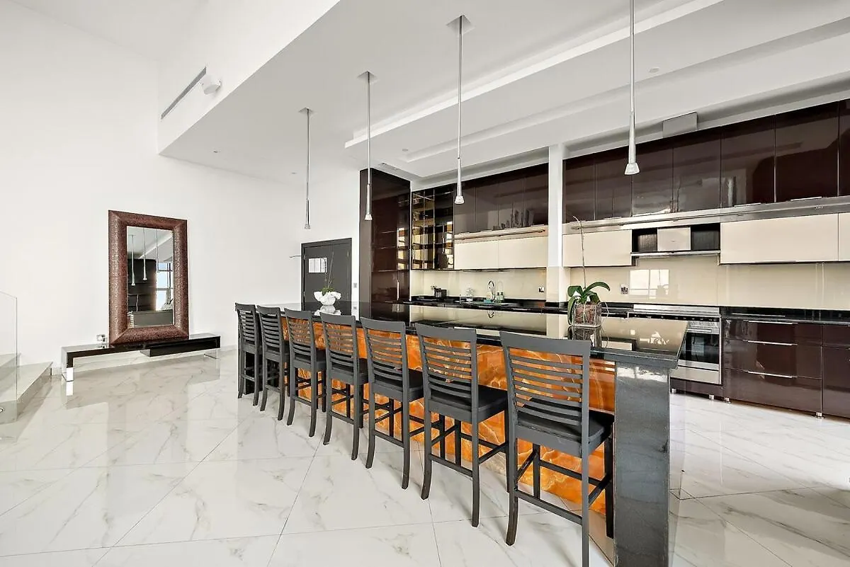 Apartment First Class 2Br Upscale Duplex Living Dubai United Arab Emirates
