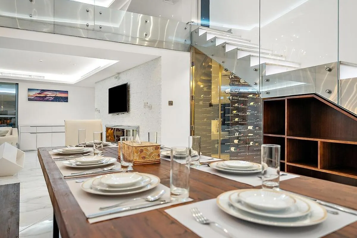 First Class 2Br Upscale Duplex Living Dubai Apartment
