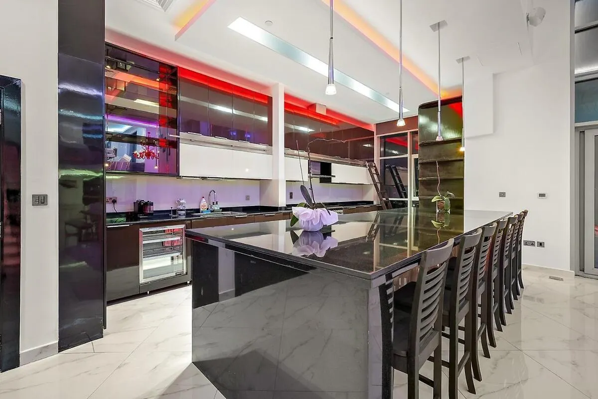 First Class 2Br Upscale Duplex Living Dubai 0*,