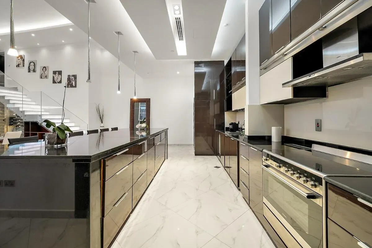 Apartment First Class 2Br Upscale Duplex Living Dubai
